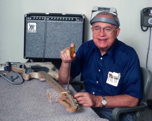 今日《Leo Fender，音乐史上最伟大的发明家逝世》